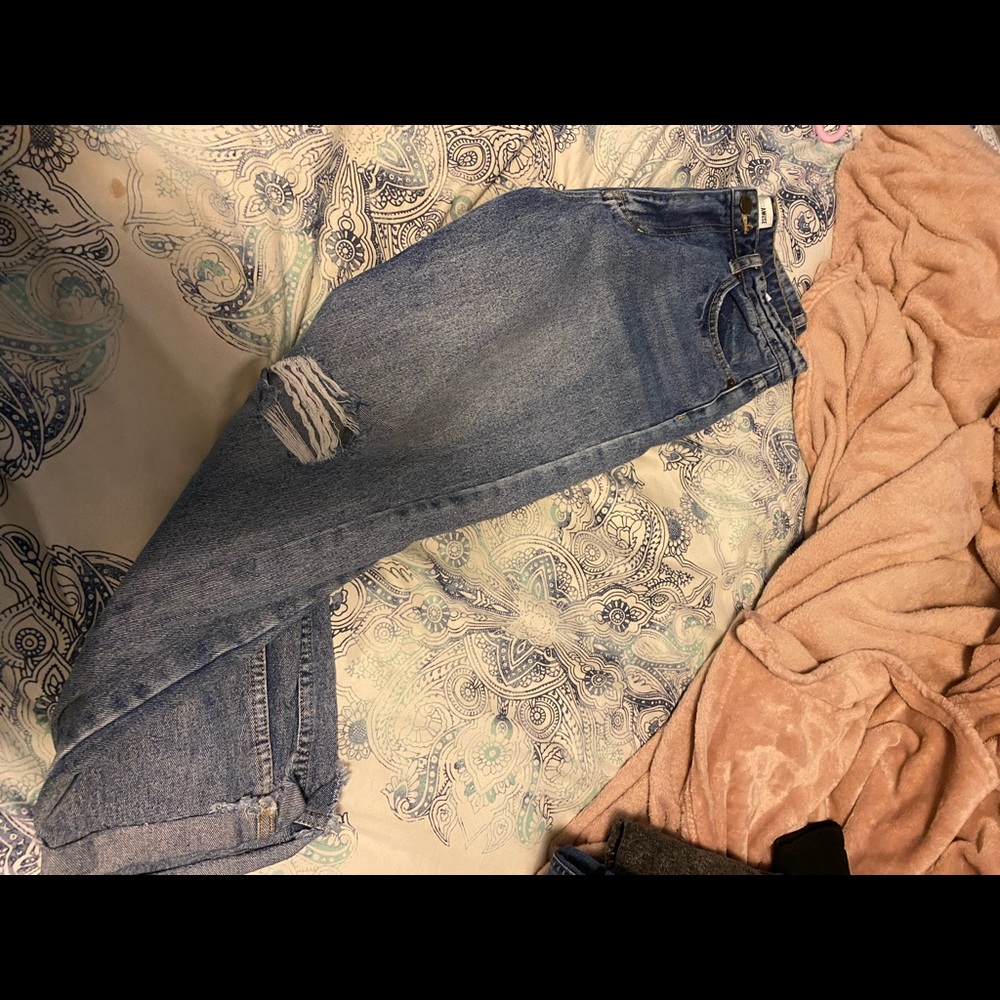 AMUSE boyfriend Jeans with rips
